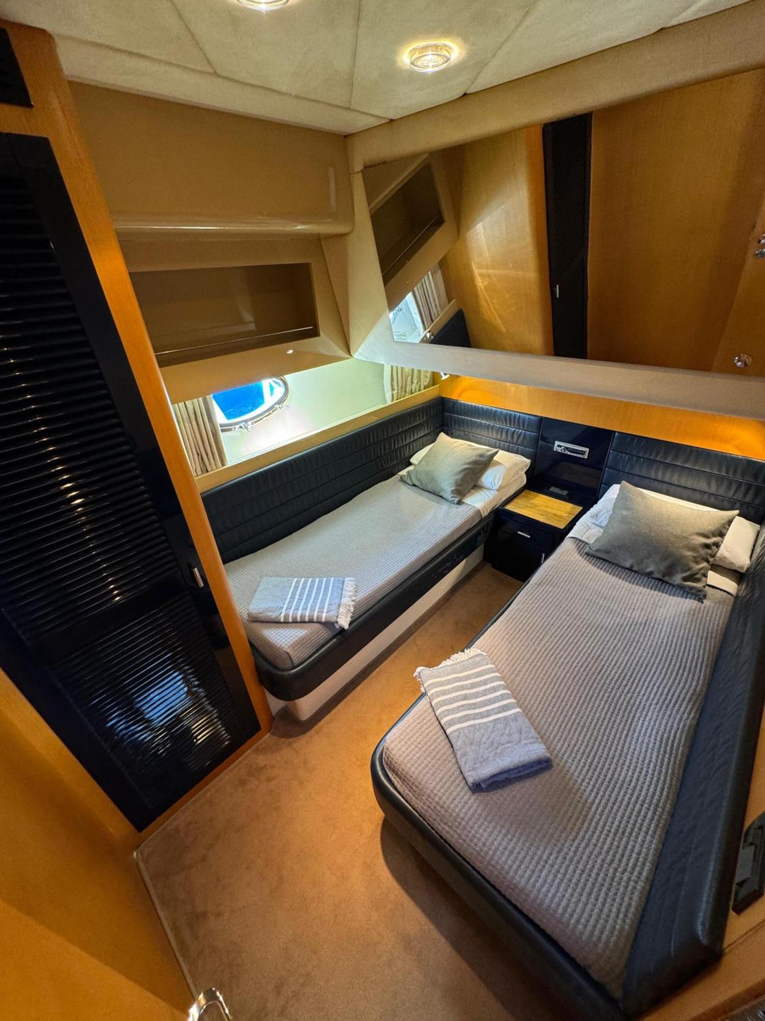 Botel Yacht Sherte *