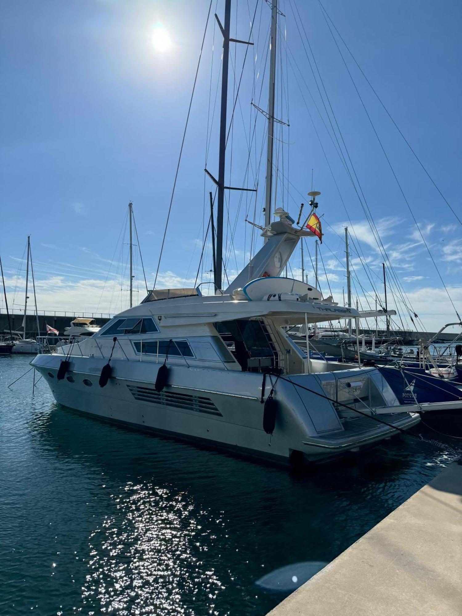 Yacht Sherte Botel *